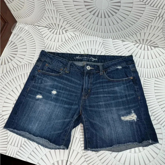 American Eagle Women’s‎ Cut Off Jean shorts Size 8 - Picture 1 of 7